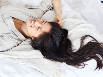 荷里活明星大愛的真絲枕頭套！除了顏值高以外的 6 個絲綢護膚及護髮好處