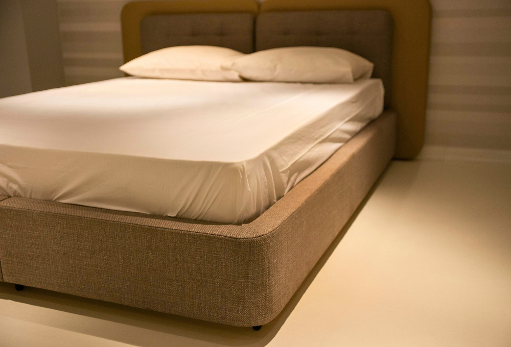 high bed frame vs low bed frame base comparison hong kong